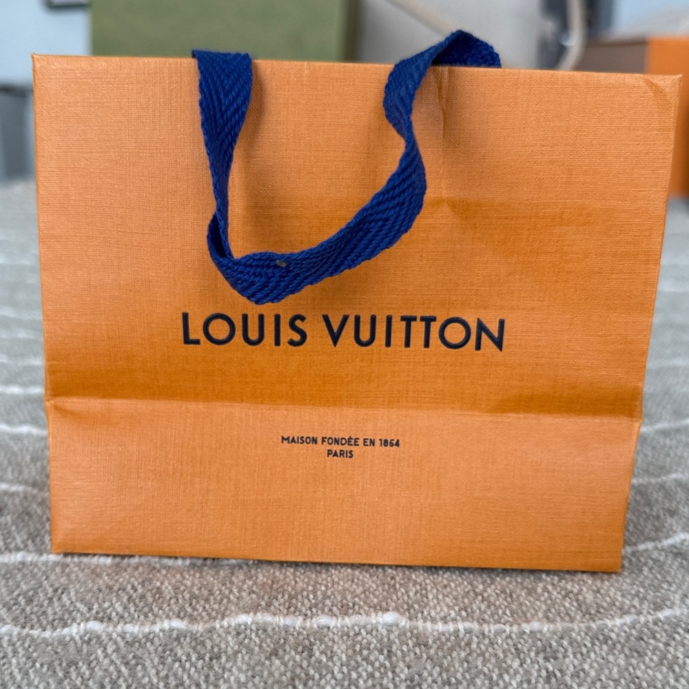 Louis Vuitton small Bag with Navy Handles with card